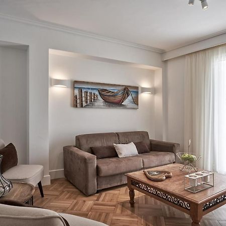 Marvelous N Bright Apt Next To Megaro Mousikis Athen Eksteriør billede
